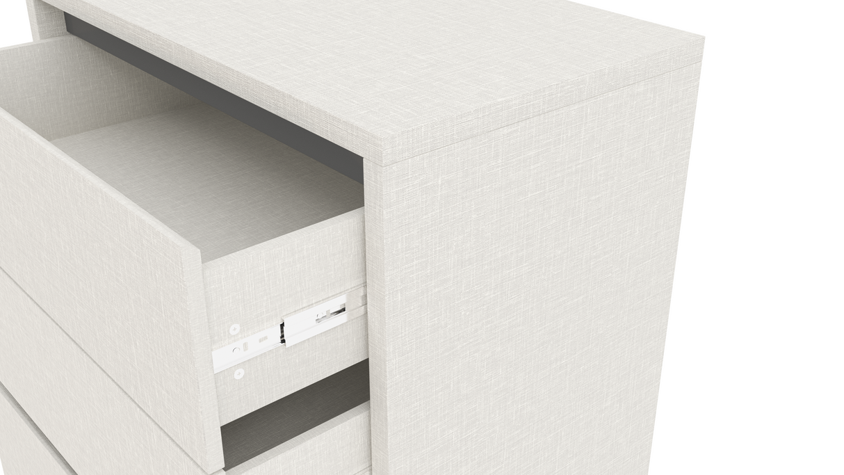 غرفة نوم ماريندا باللون الأبيض