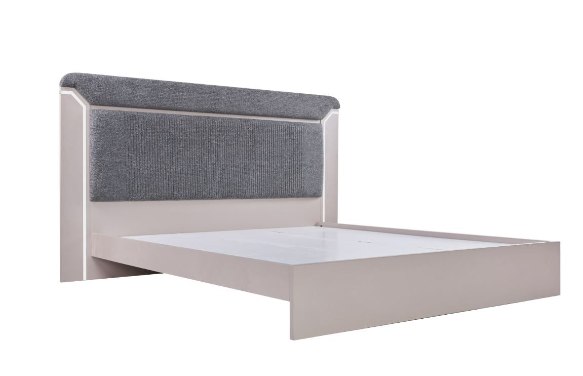 غرفة نوم أمارا باللون الرمادي الفاتح