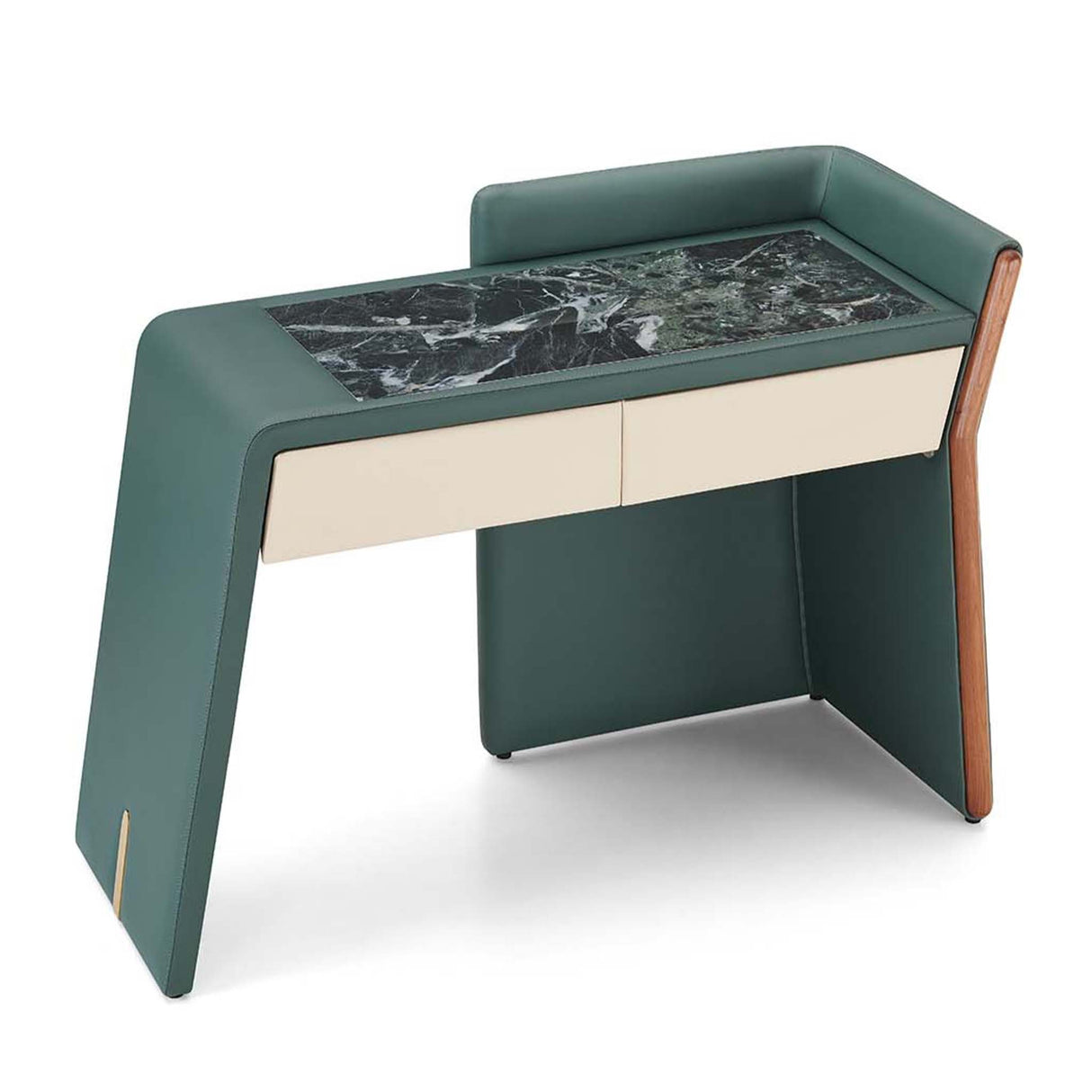 تسريحة كارينا باللون الأخضر