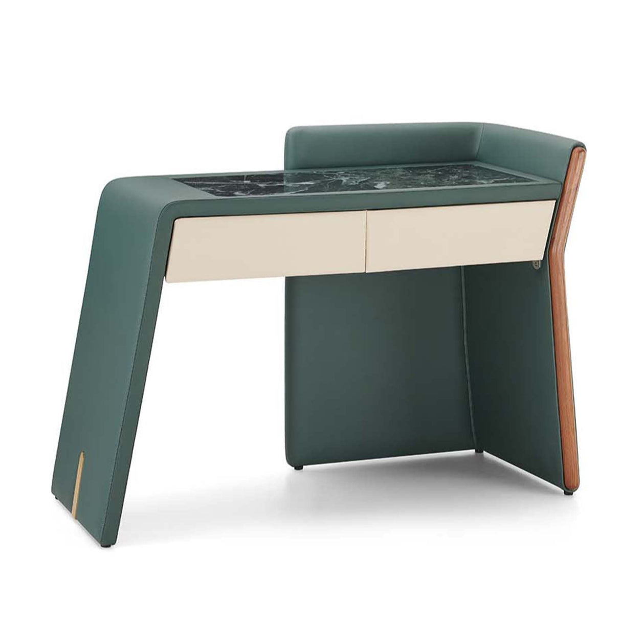 تسريحة كارينا باللون الأخضر