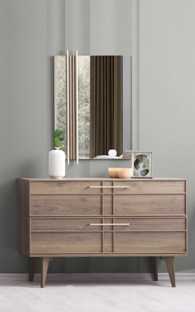 غرفة نوم بريمي باللون الكريمي