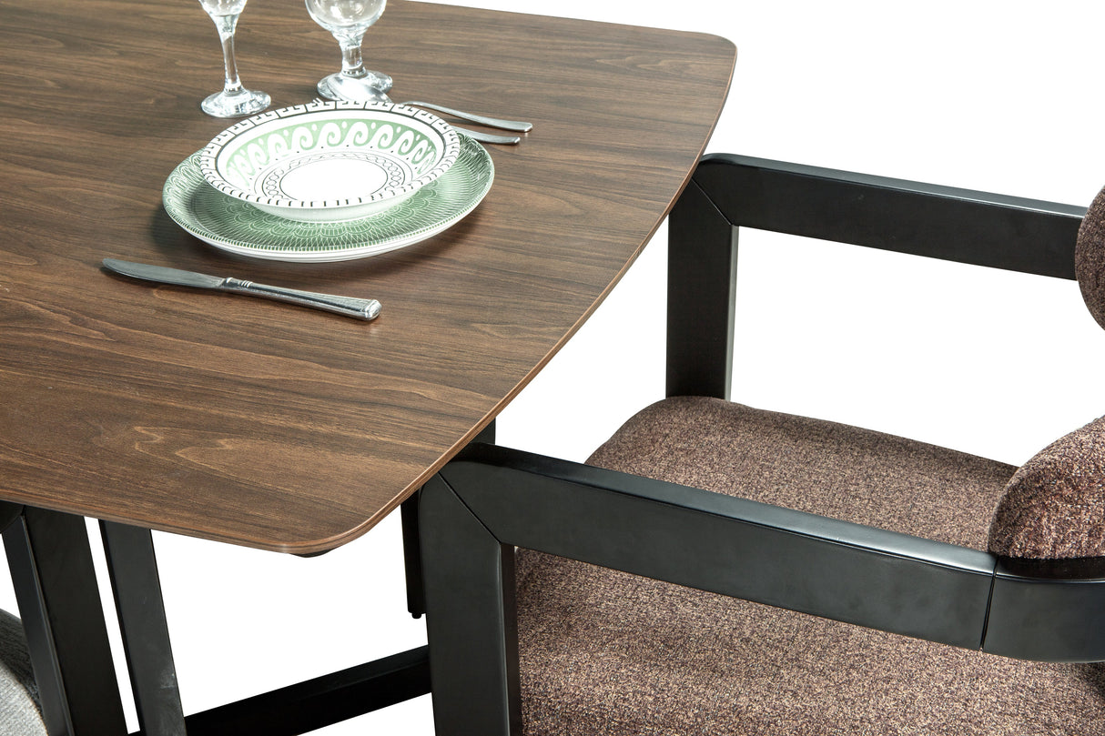 طقم طاولة طعام جورين باللون البنى