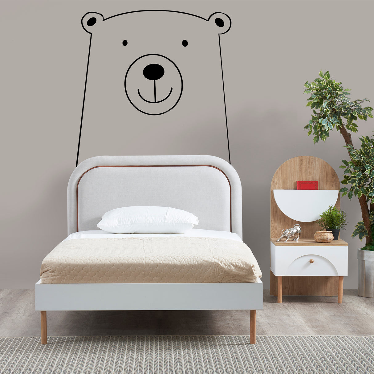 غرفة نوم مورفي باللون الأبيض