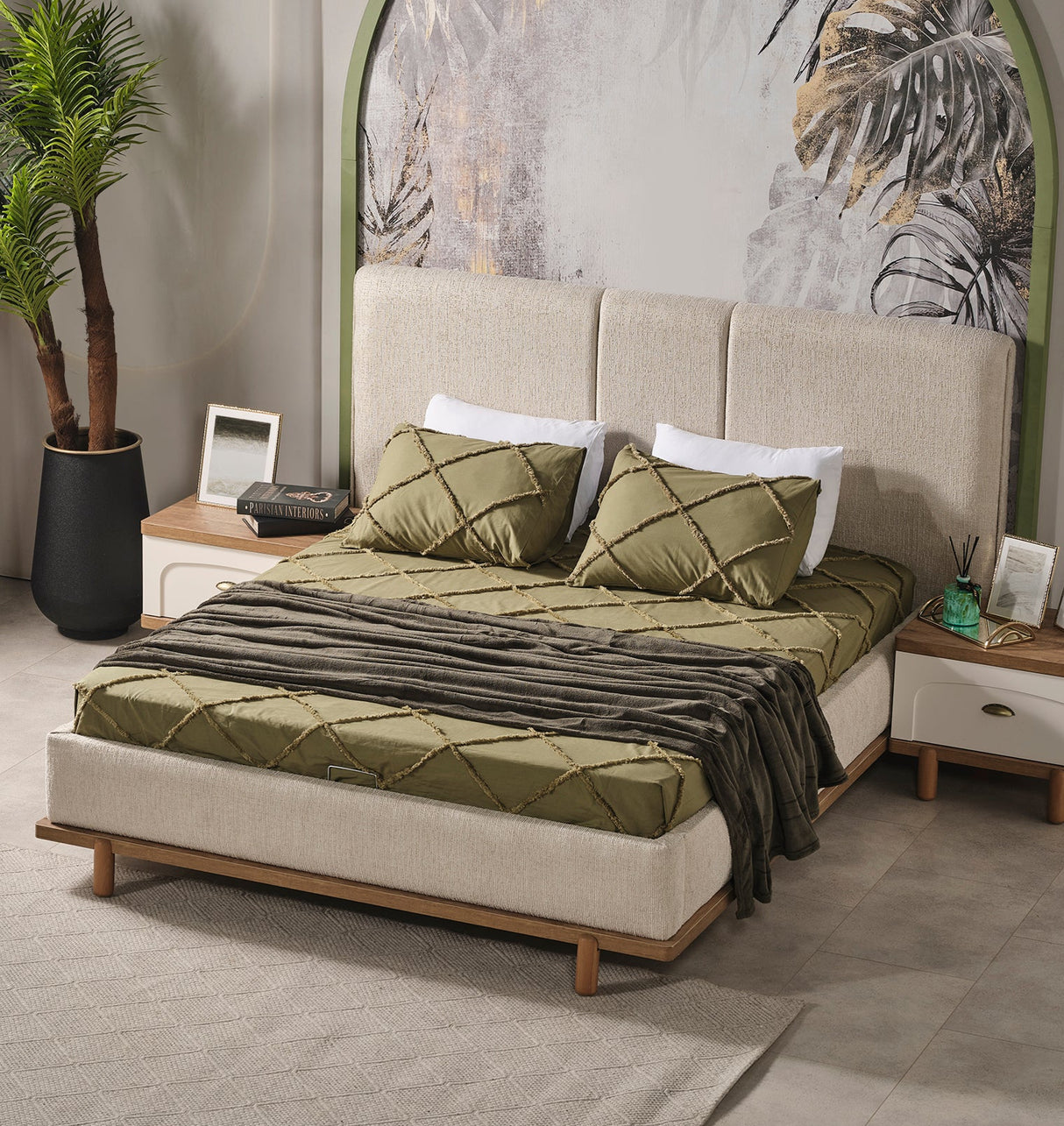 غرفة نوم فيليان باللون البيج