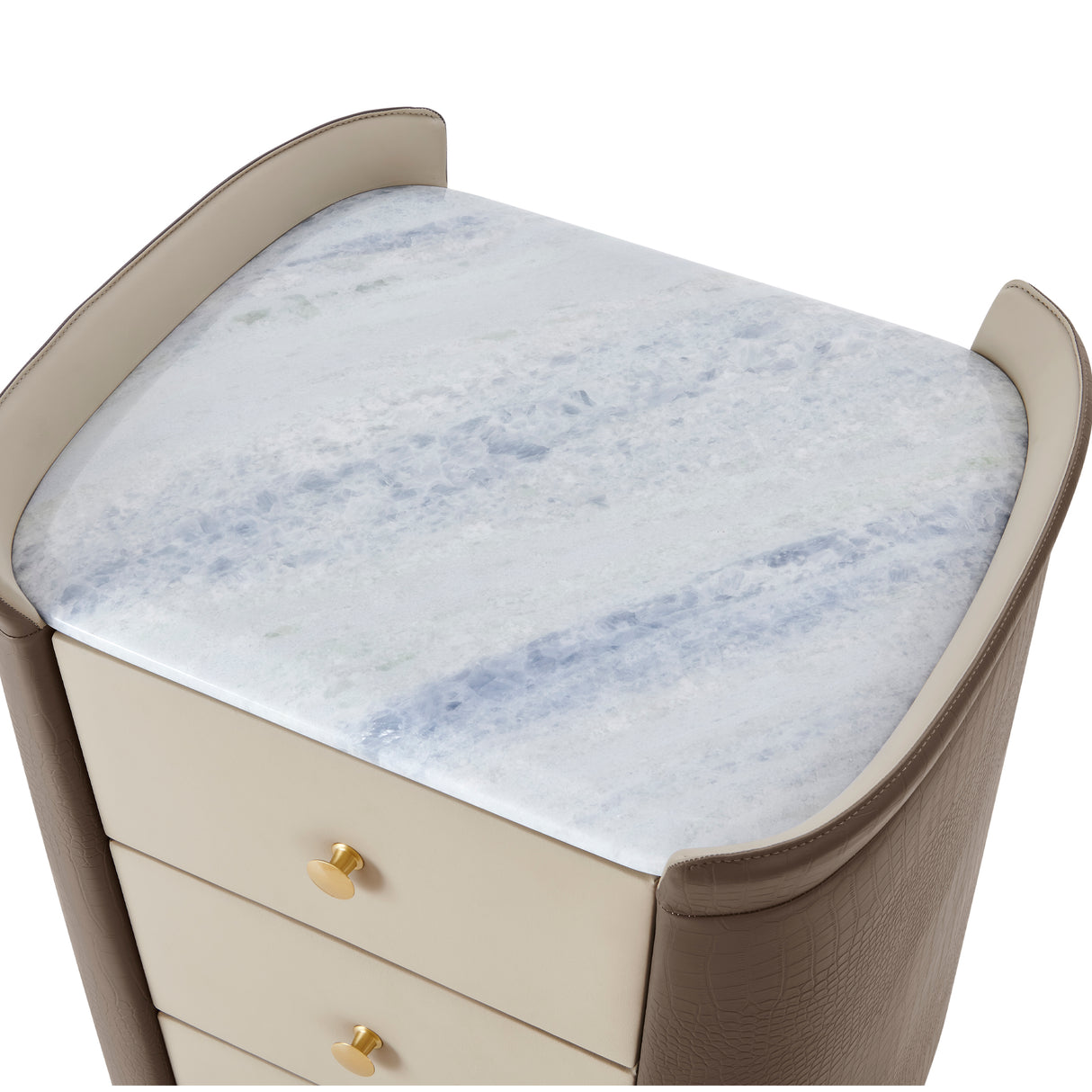 كومدينو نولا باللون البني