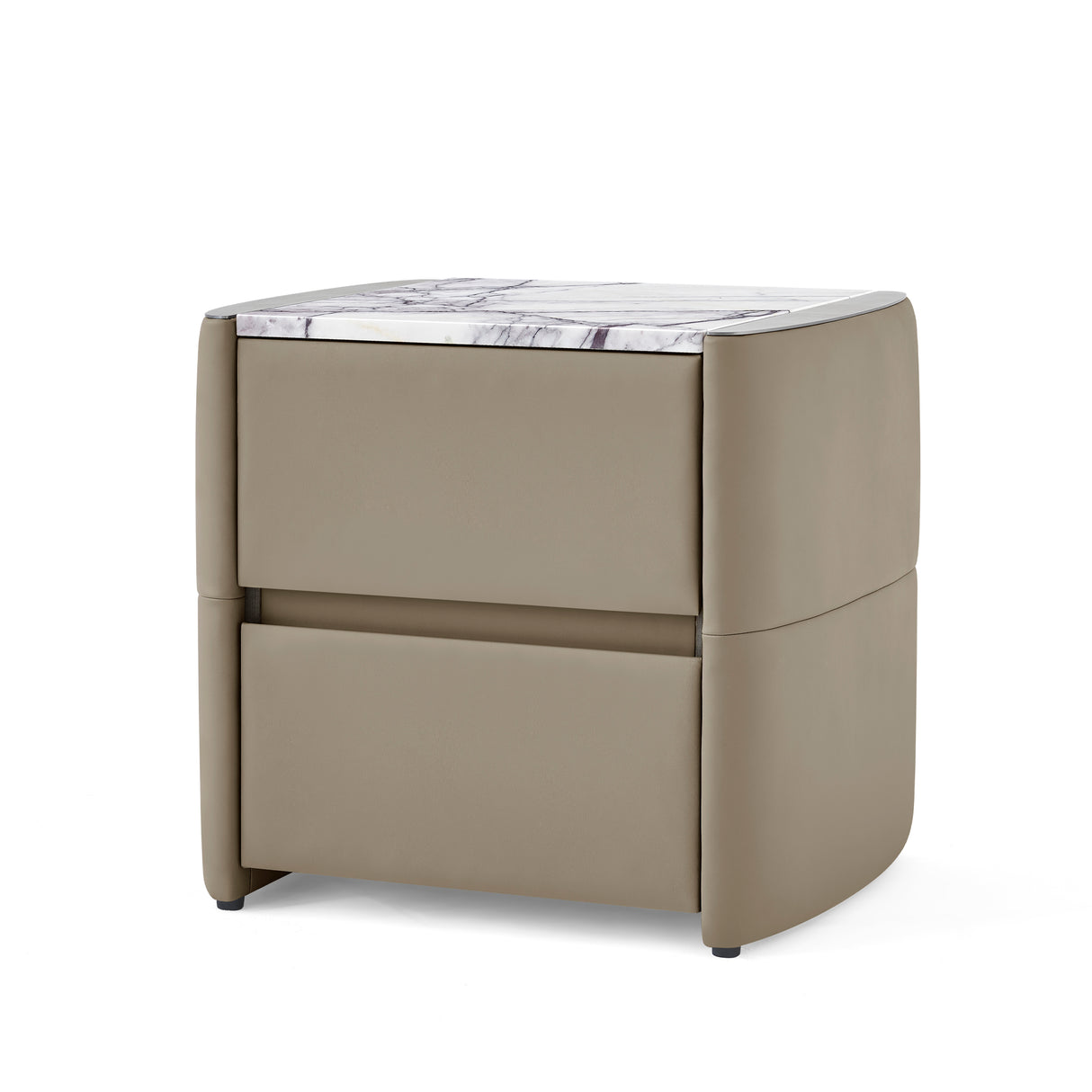 كمدينو نايلا باللون البني