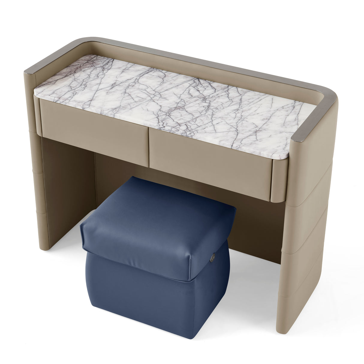 تسريحة نايلا باللون البني