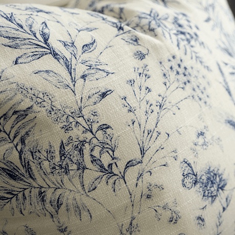 وسادة مزخرفة