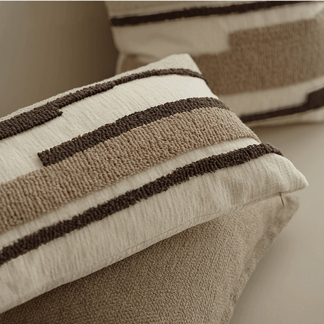 وسادة مزخرفة