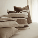 وسادة مزخرفة