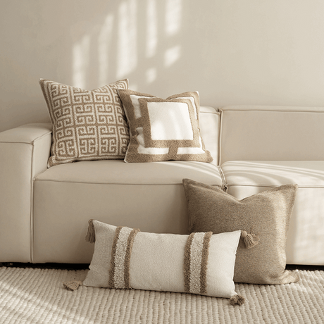 وسادة مزخرفة