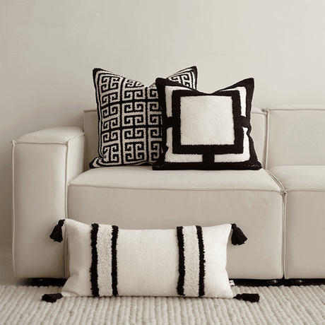 وسادة مزخرفة