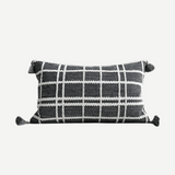 وسادة مزخرفة