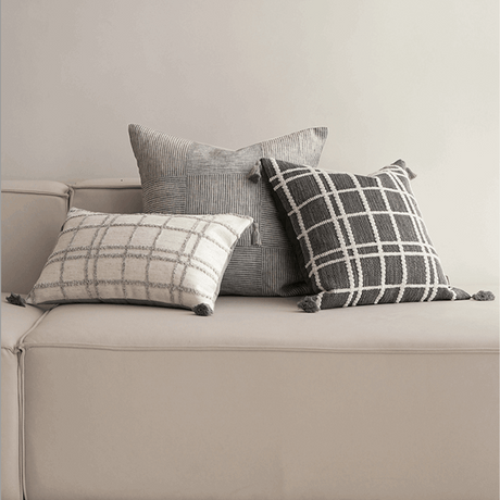 وسادة مزخرفة