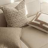 وسادة مزخرفة