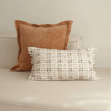 وسادة مزخرفة