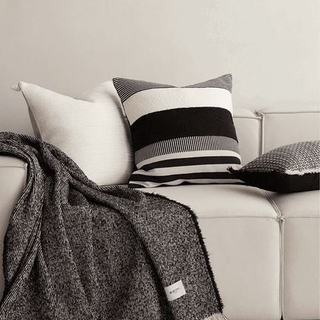 وسادة مزخرفة