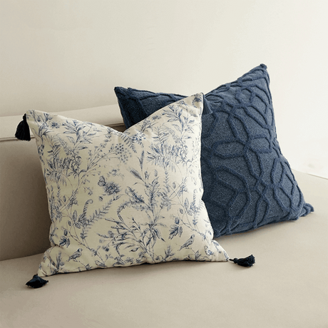 وسادة مزخرفة