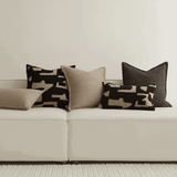 وسادة مزخرفة