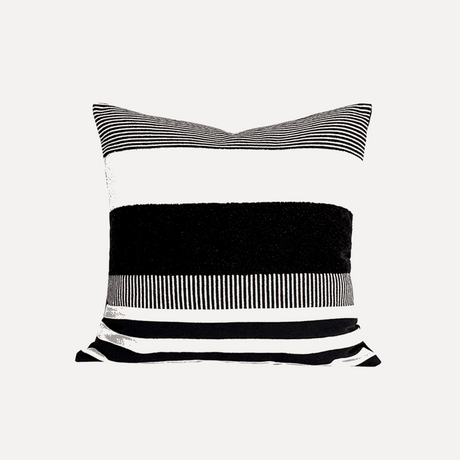 وسادة مزخرفة