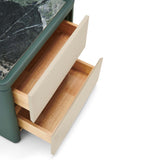 كمدينو كارينا باللون الأخضر