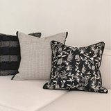 وسادة مزخرفة