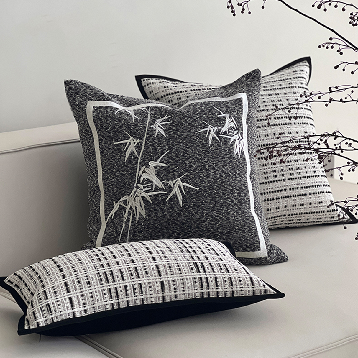 وسادة مزخرفة