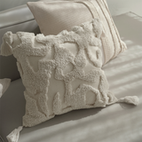 وسادة مزخرفة