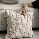 وسادة مزخرفة