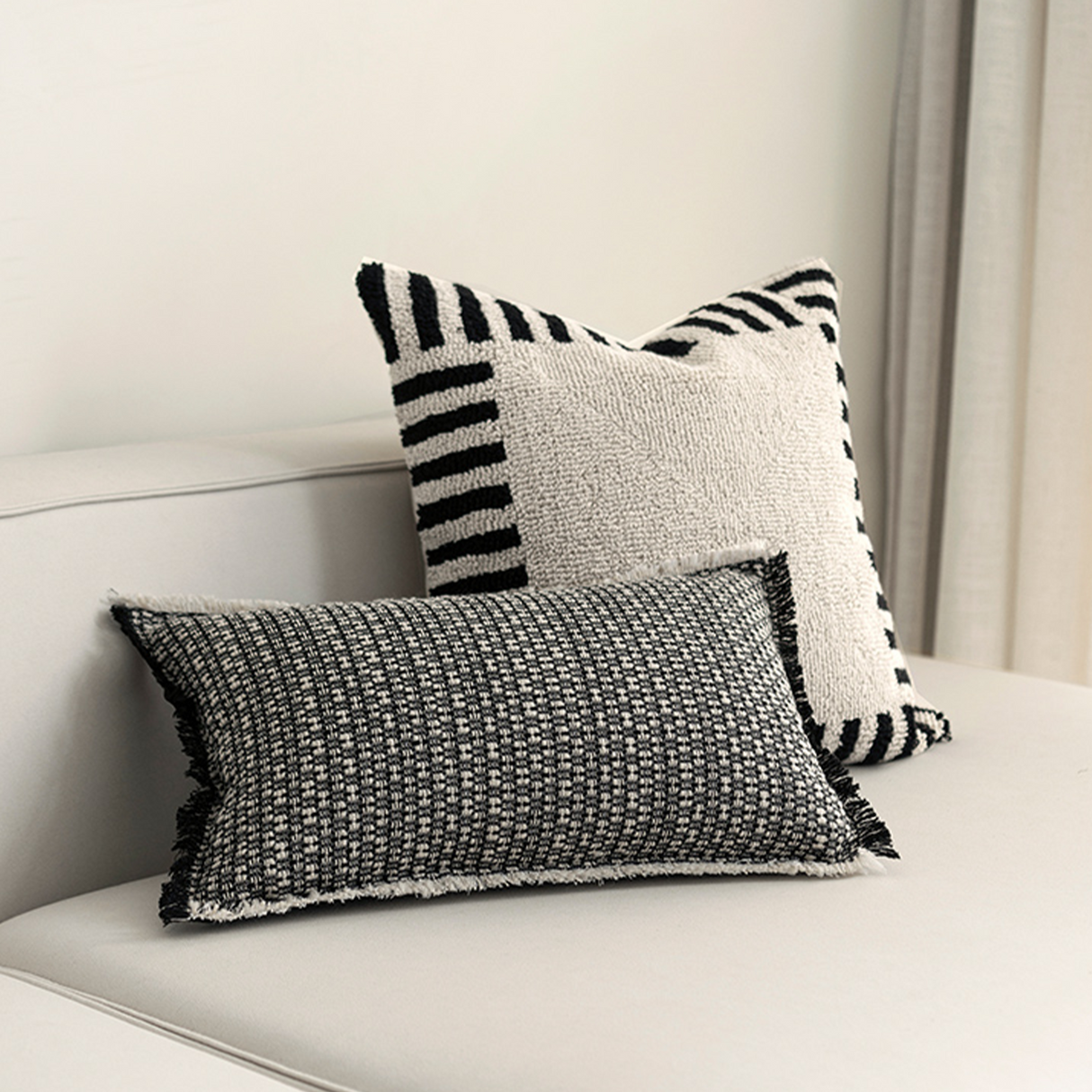 وسادة مزخرفة