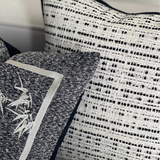 وسادة مزخرفة