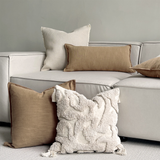 وسادة مزخرفة