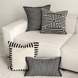 وسادة مزخرفة