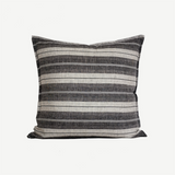 وسادة مزخرفة