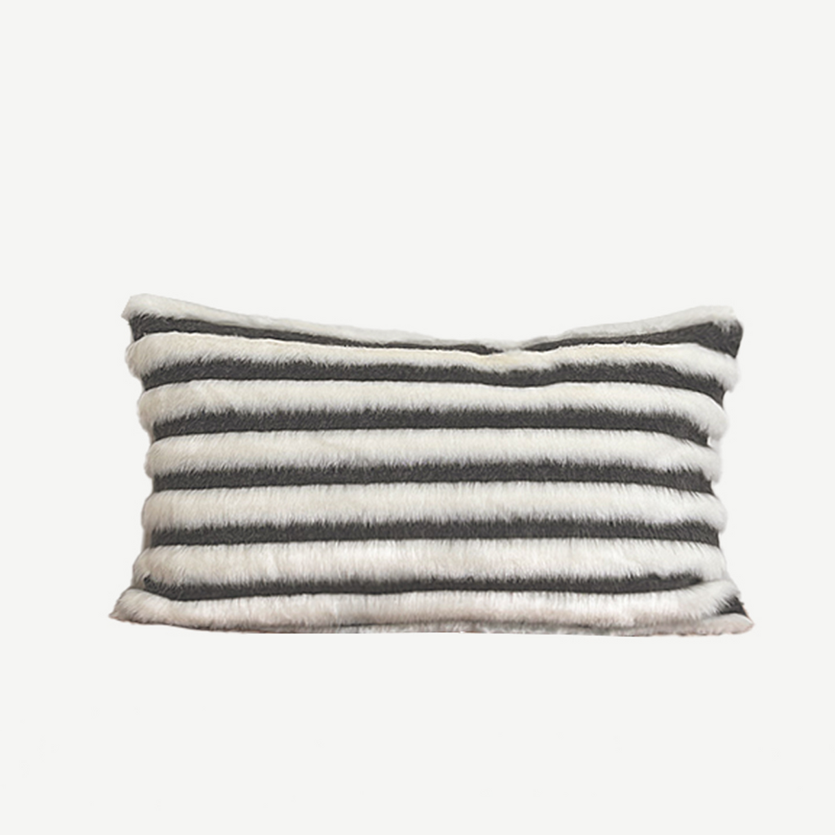 وسادة مزخرفة