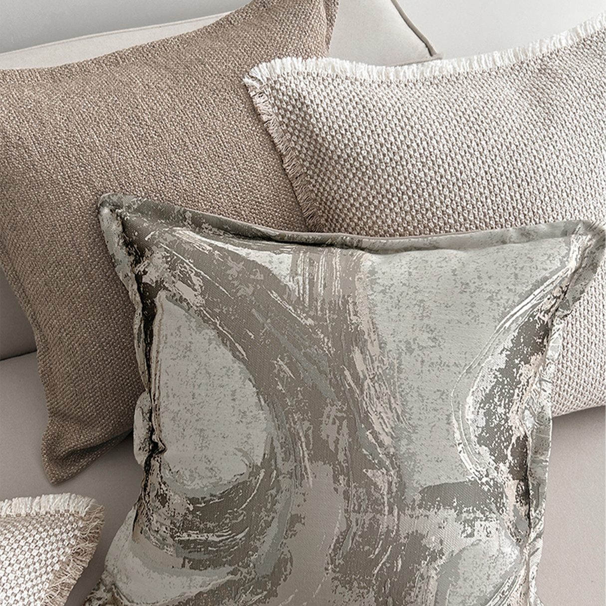 وسادة مزخرفة