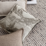 وسادة مزخرفة