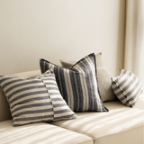 وسادة مزخرفة