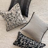 وسادة مزخرفة