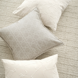 وسادة مزخرفة