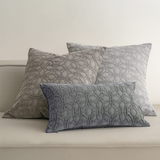 وسادة مزخرفة