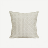 وسادة مزخرفة