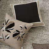 وسادة مزخرفة