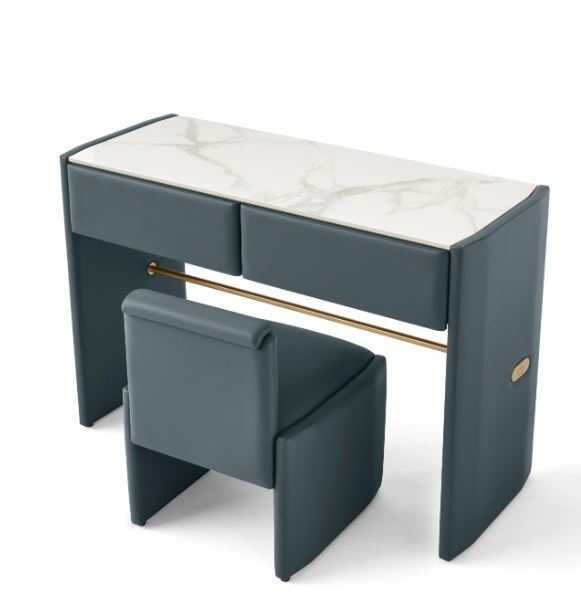 غرفة نوم ريانا باللون الأخضر