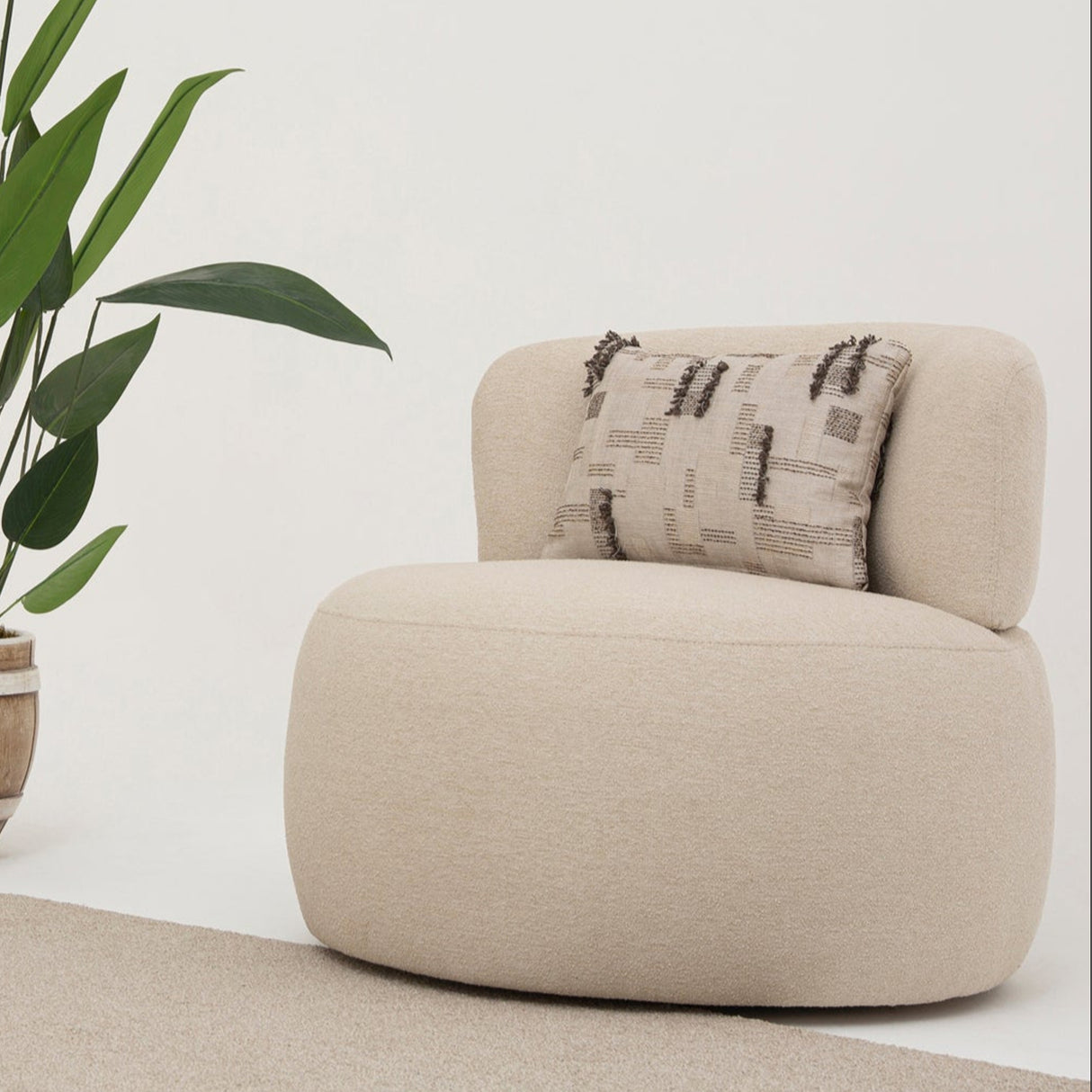 كنب ميسيا فردي باللون الكريمي