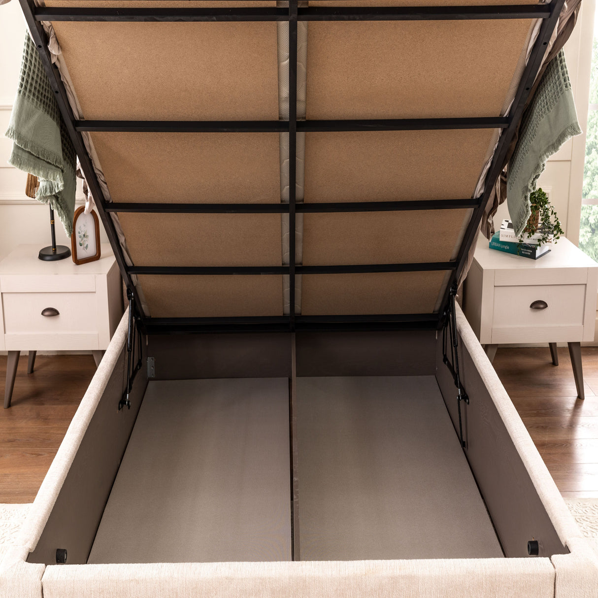 سرير موس باللون البيج