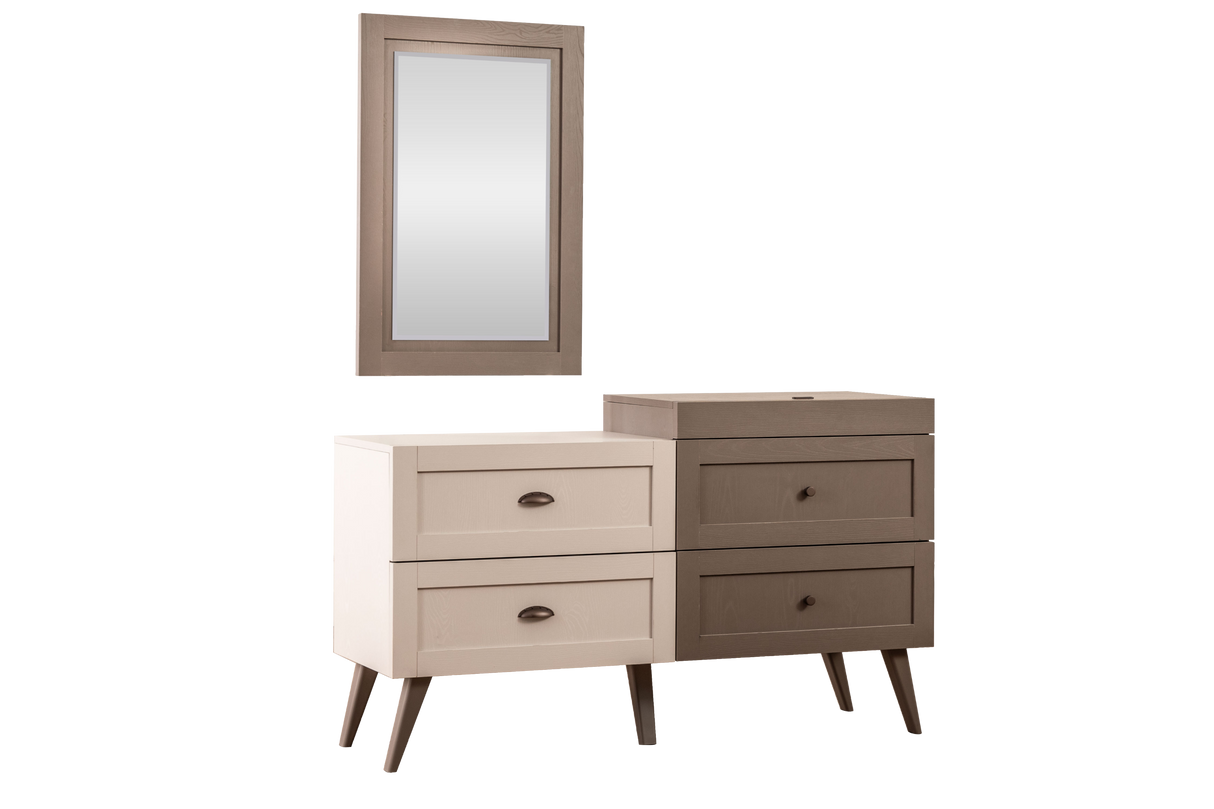 تسريحة موس مع مراية باللون البني الفاتح والغامق