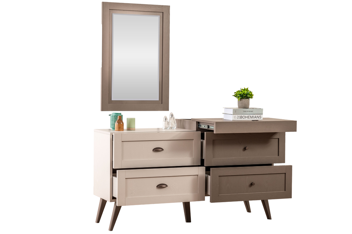 تسريحة موس مع مراية باللون البني الفاتح والغامق