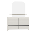 غرفة نوم ماريندا باللون الأبيض