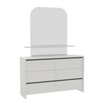 غرفة نوم ماريندا باللون الأبيض